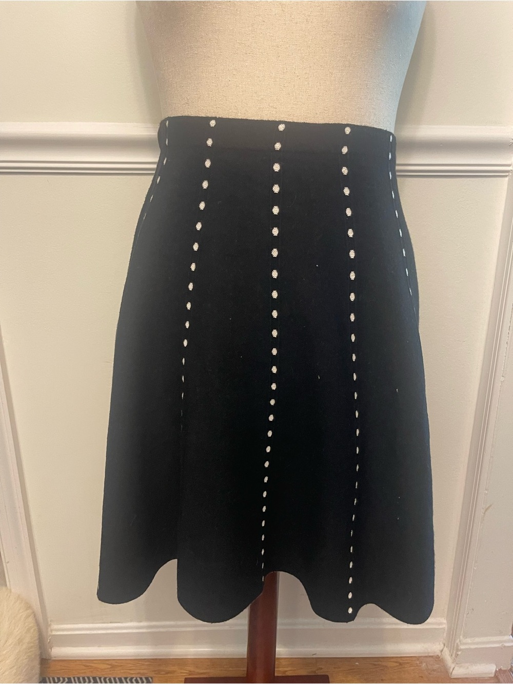 Neiman Marcus Black Knit A-Line Skirt White Dot Stripe Detail Size Large